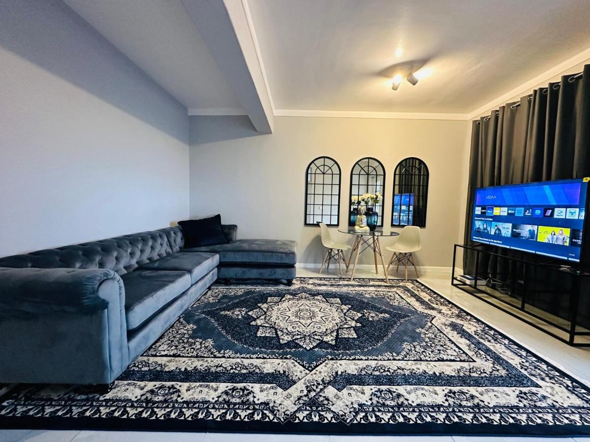 Nederburg, Sea Point, 2 Bed Apt - New Кейптаун Экстерьер фото