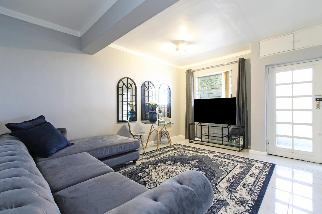 Nederburg, Sea Point, 2 Bed Apt - New Кейптаун Экстерьер фото