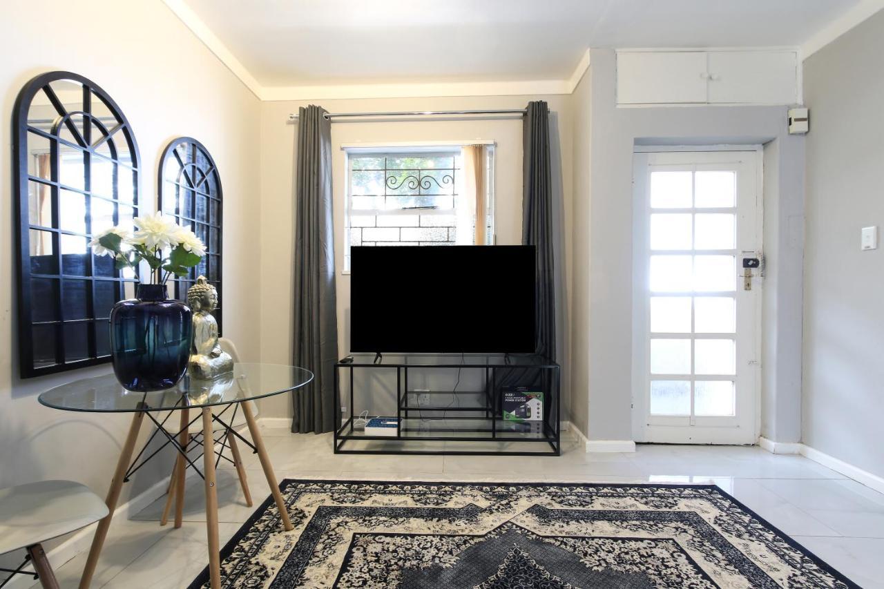 Nederburg, Sea Point, 2 Bed Apt - New Кейптаун Экстерьер фото